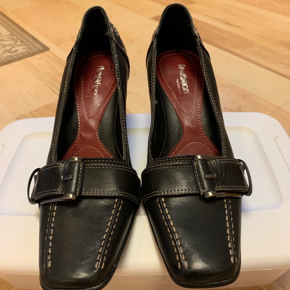 Flexation by Aerosoles, 6.5 black 2 1/2” heels